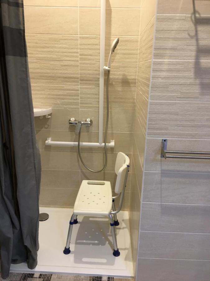 F2 "Le Parc" Clim, Wifi, Pmr Apartment Balaruc-les-Bains Bagian luar foto